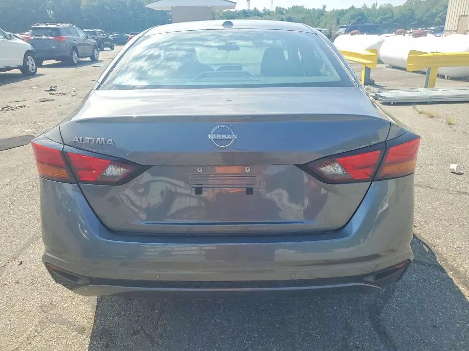 2025 NISSAN ALTIMA SV  