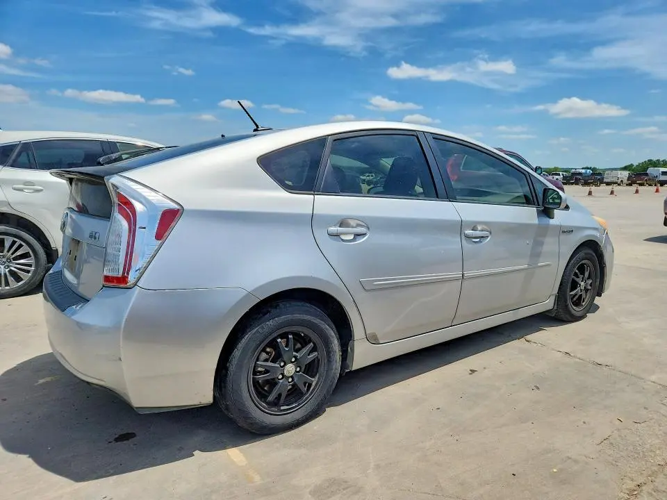 2012 TOYOTA PRIUS THREE  