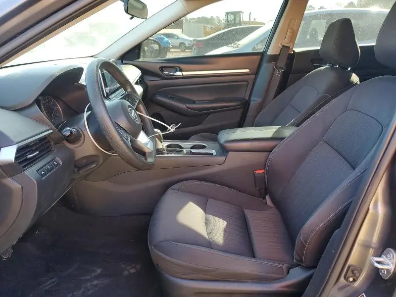 2022 NISSAN ALTIMA SV  