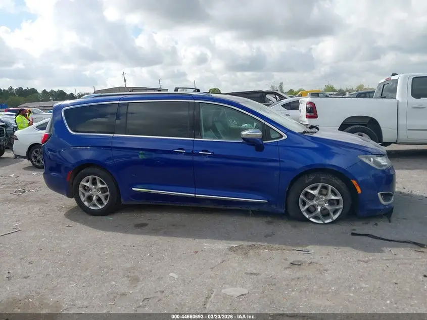 2019 CHRYSLER PACIFICA LIMITED