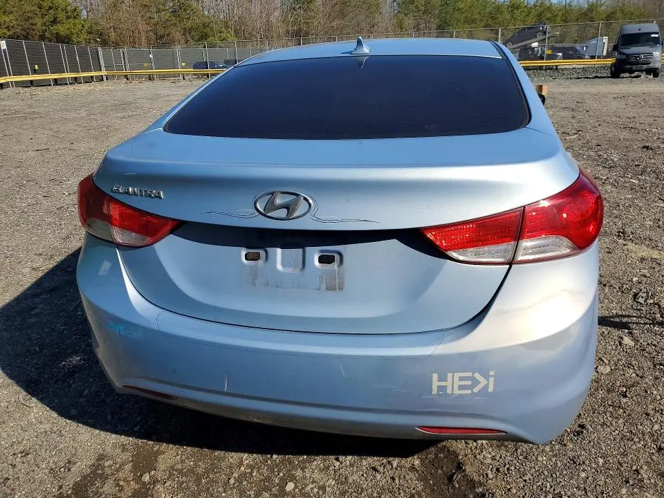 2011 HYUNDAI ELENTRA   
