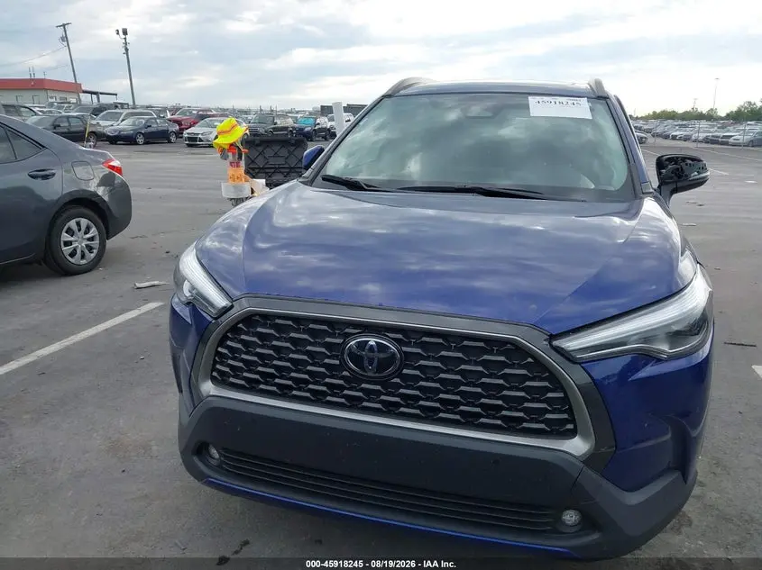 2023 TOYOTA COROLLA CROSS XLE