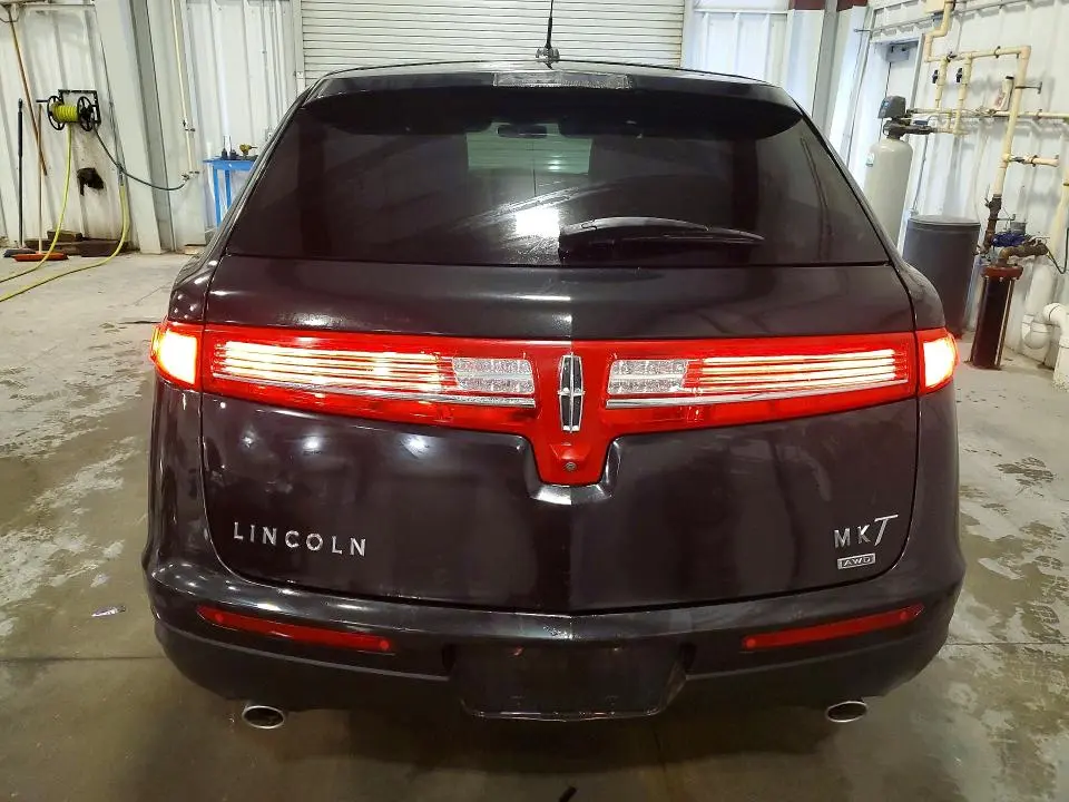 2015 LINCOLN MKT   
