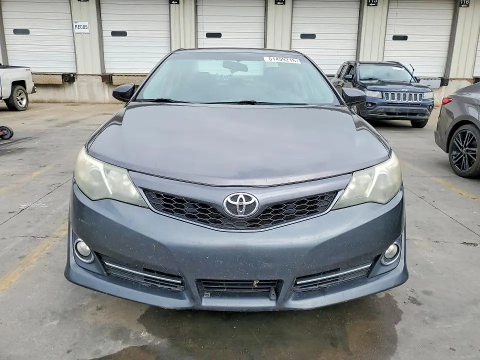 2014 TOYOTA CAMRY SE  