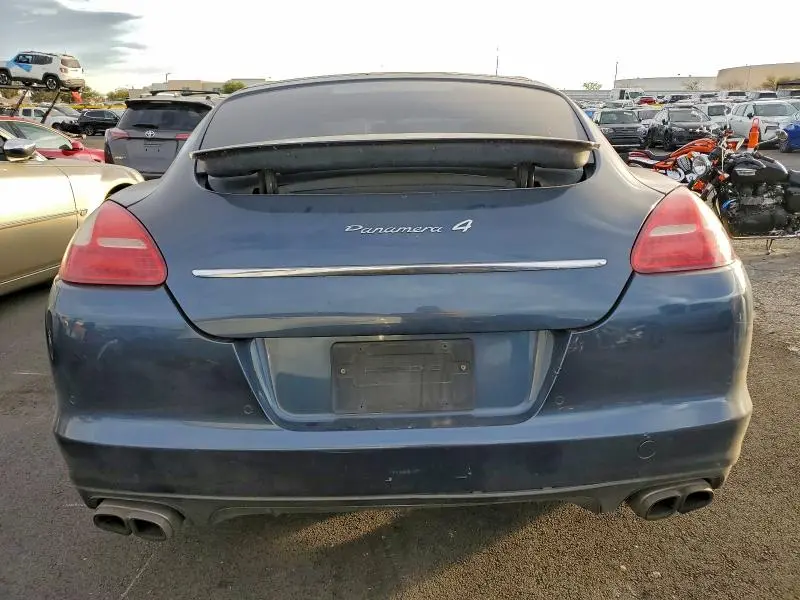 2011 PORSCHE PANAMERA 2  