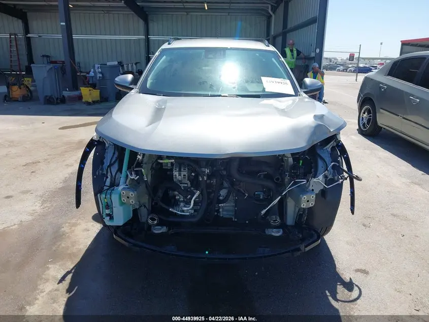 2025 CHEVROLET TRAX FWD LT
