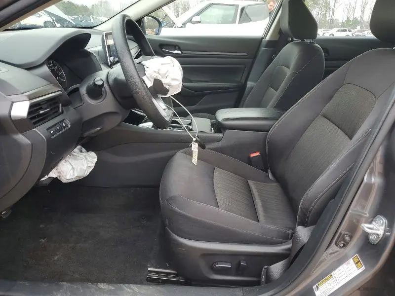 2024 NISSAN ALTIMA SV  