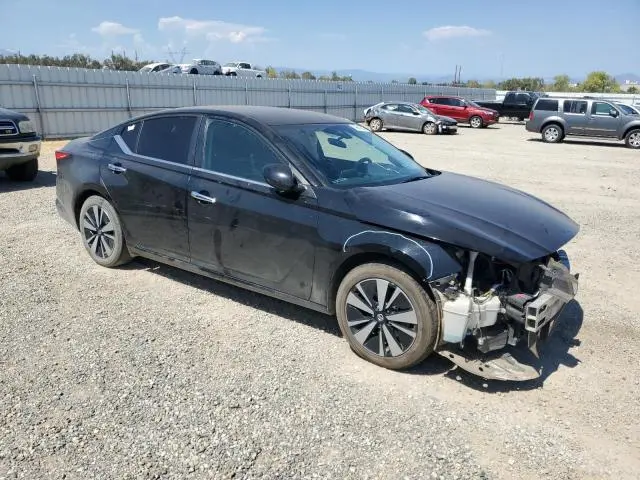 2021 NISSAN ALTIMA SV  