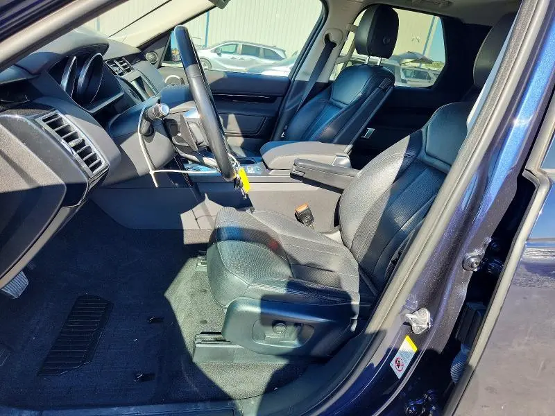 2017 LAND ROVER DISCOVERY SE  