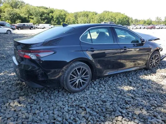 2021 TOYOTA CAMRY XLE  