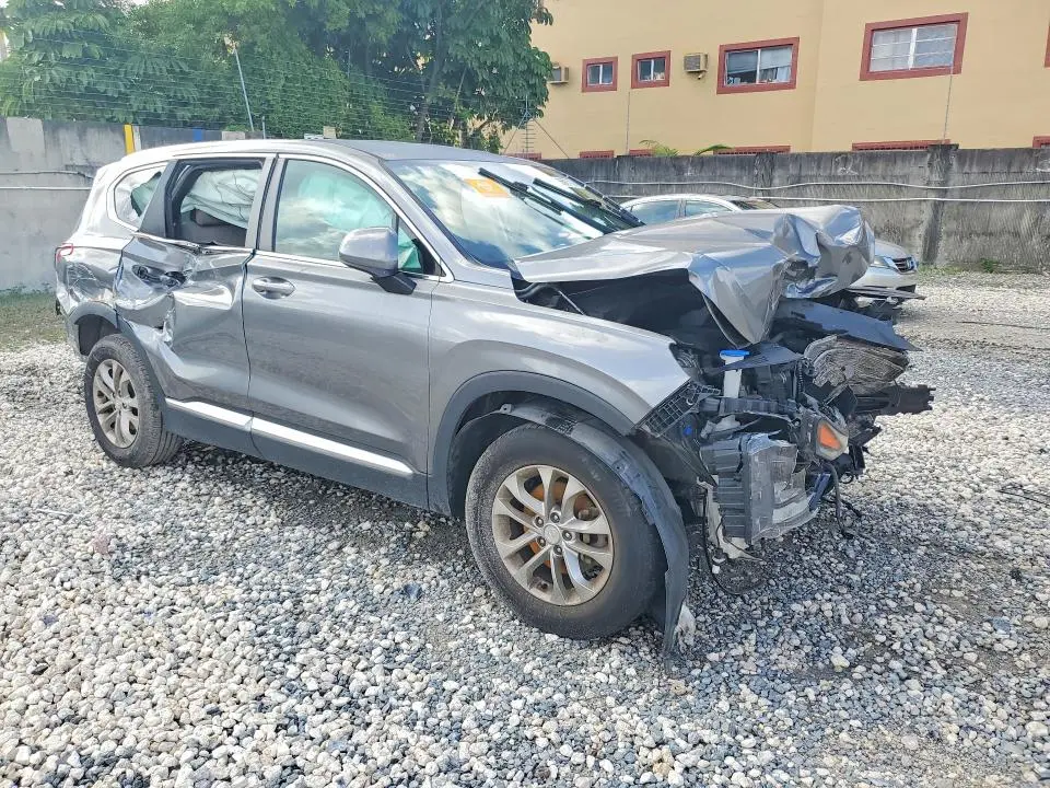 2019 HYUNDAI SANTA FE SE  