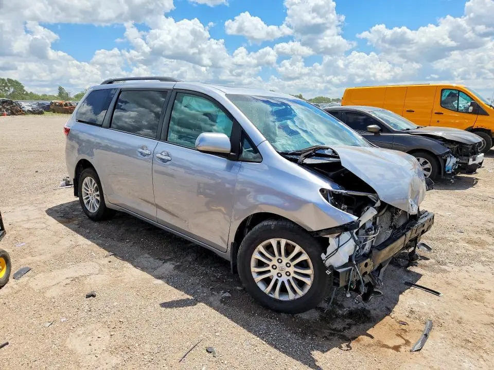 2017 TOYOTA SIENNA XLE 8-PASSENGER  