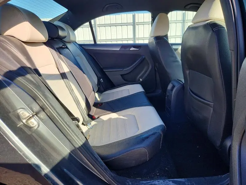 2016 VOLKSWAGEN JETTA SPORT  