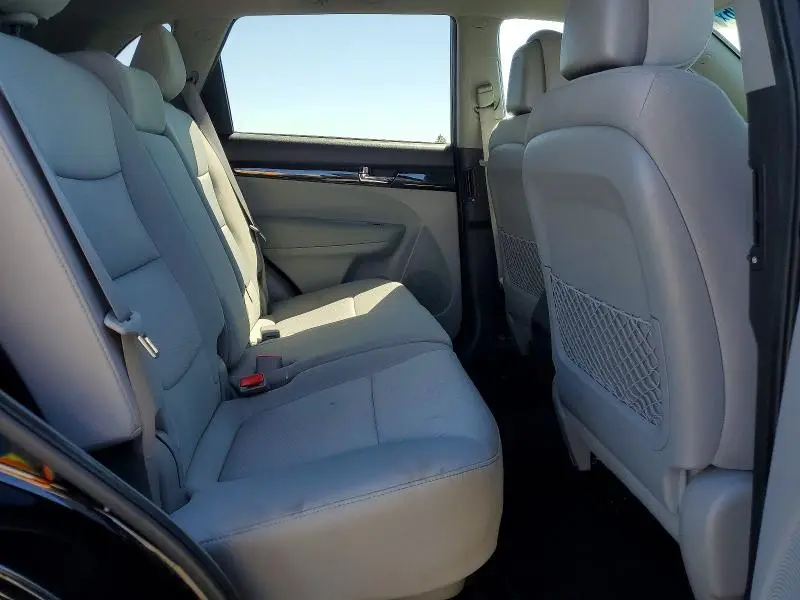 2013 KIA SORENTO LX  