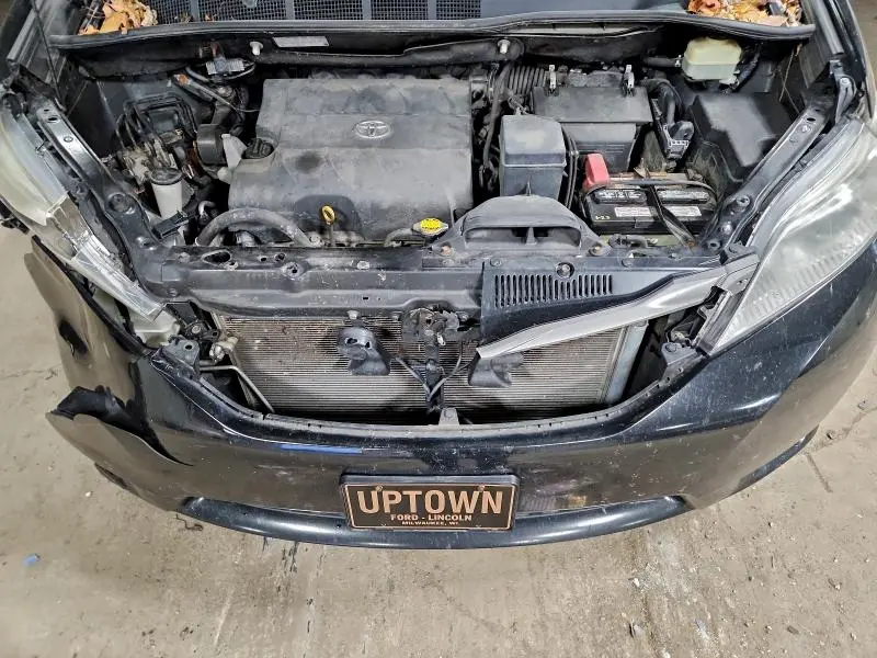 2014 TOYOTA SIENNA XLE  