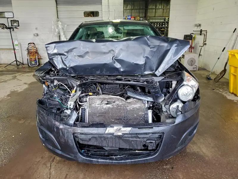 2015 CHEVROLET SONIC LT  