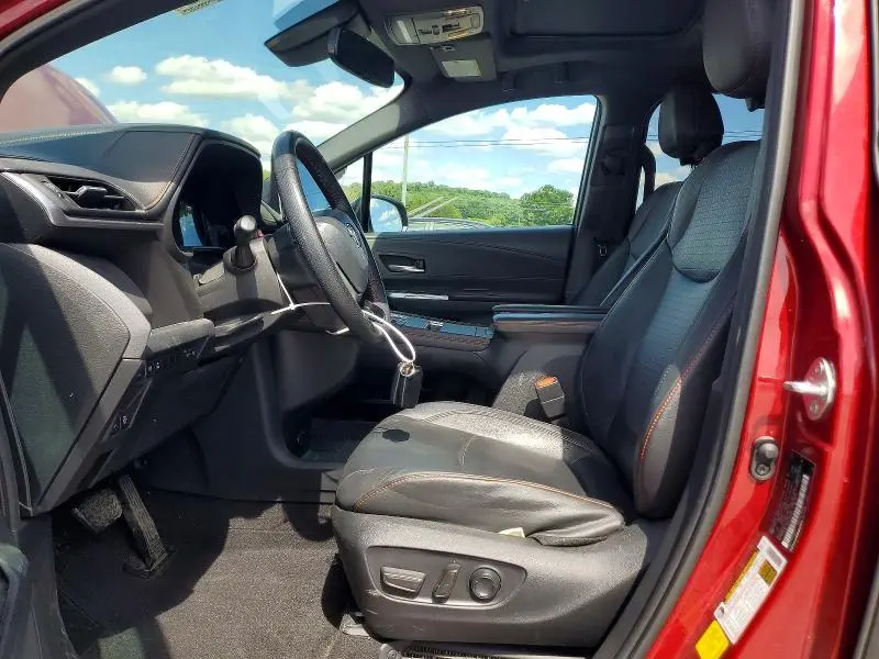 2021 TOYOTA SIENNA XSE  