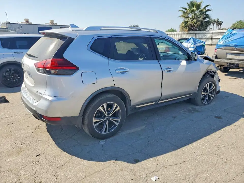 2017 NISSAN ROGUE SL  