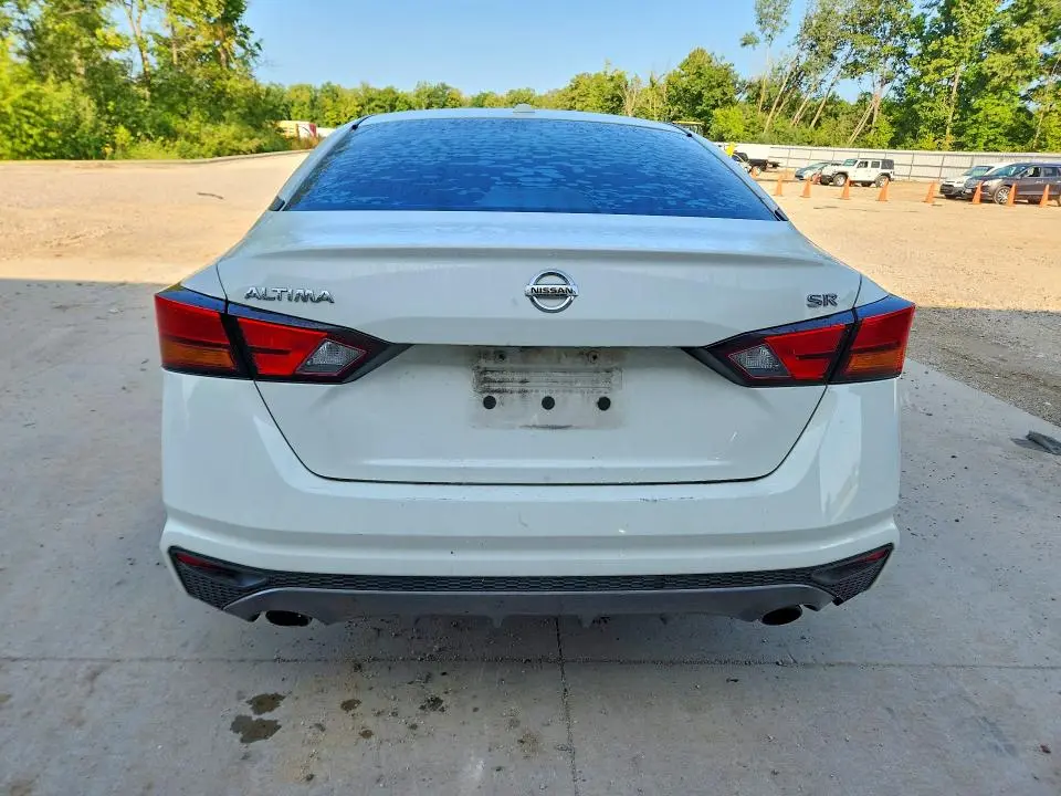 2019 NISSAN ALTIMA SR  
