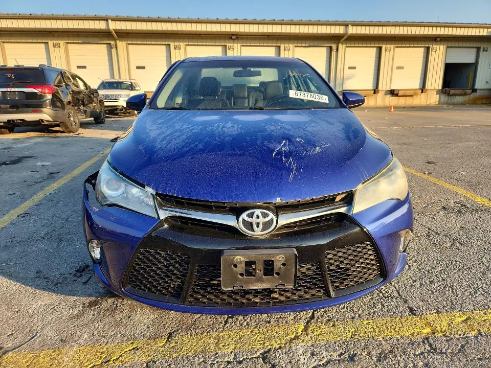 2015 TOYOTA CAMRY SE  