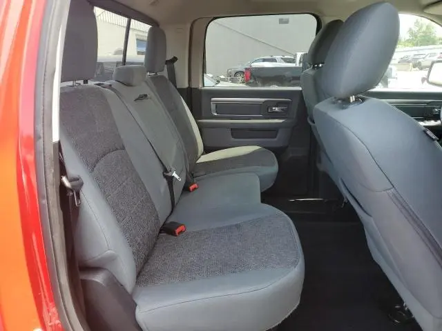 2016 RAM 1500 SLT  