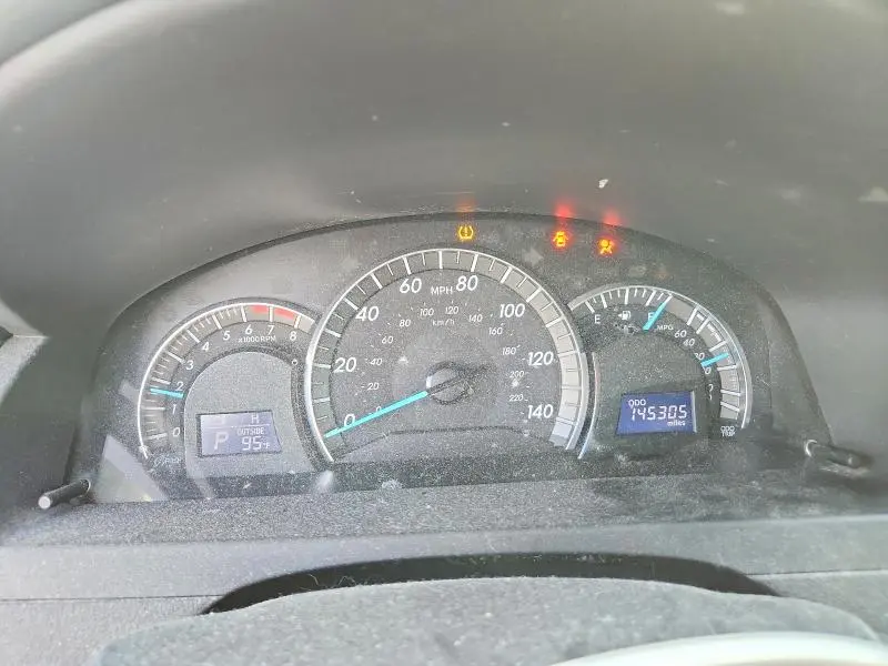 2013 TOYOTA CAMRY SE  