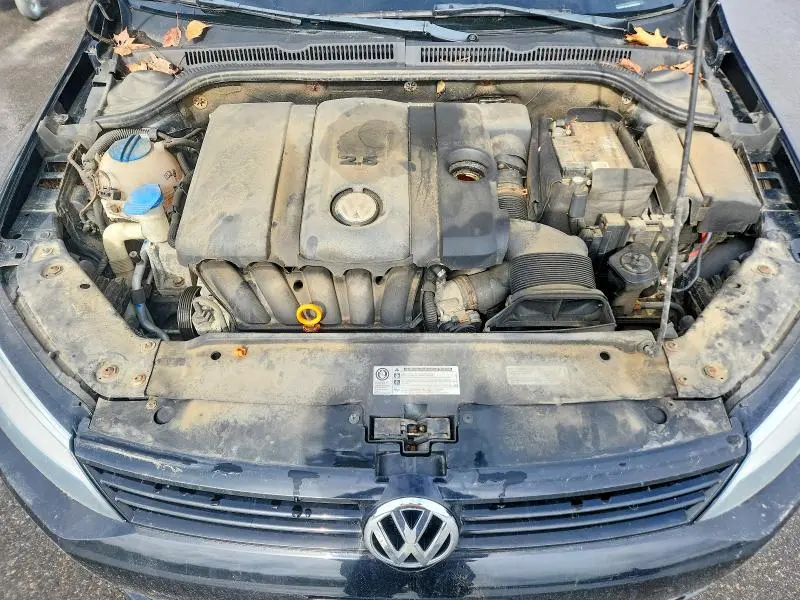2012 VOLKSWAGEN JETTA SE  