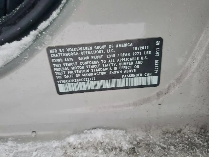 2012 VOLKSWAGEN PASSAT S  