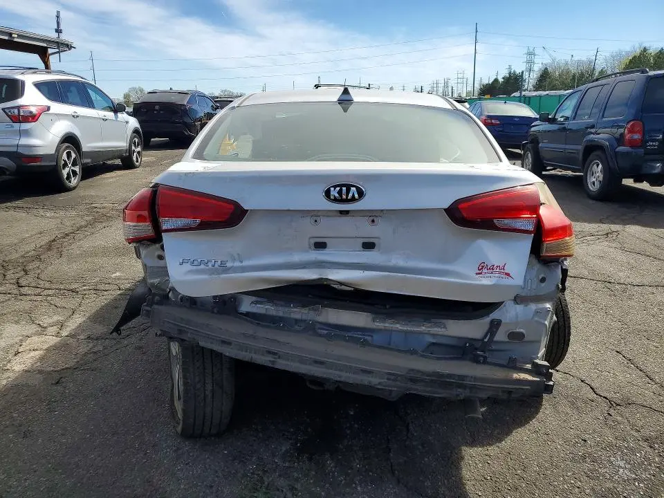 2018 KIA FORTE LX  