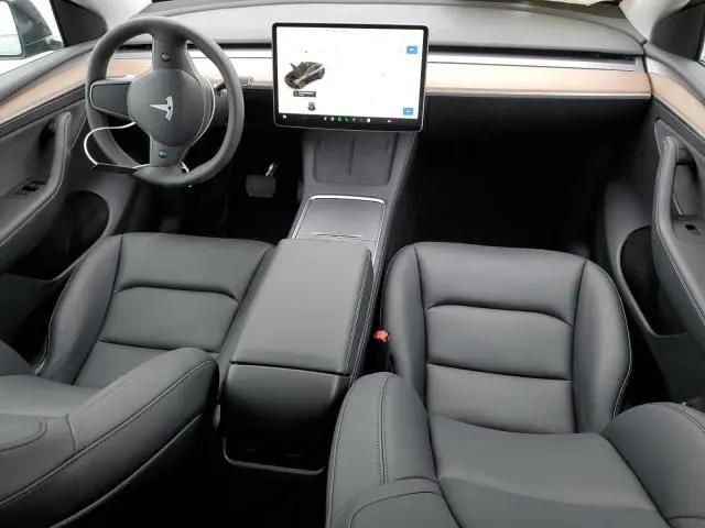 2025 TESLA MODEL Y 