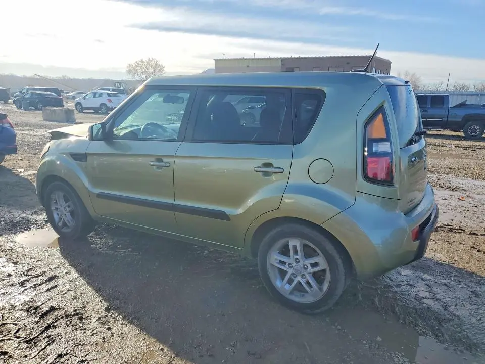 2011 KIA SOUL +  