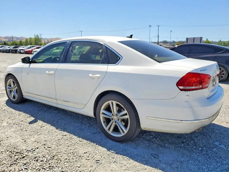 2015 VOLKSWAGEN PASSAT SEL  
