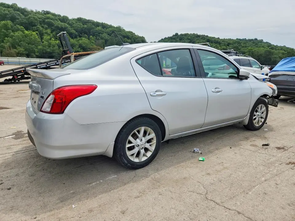 2019 NISSAN VERSA SV  