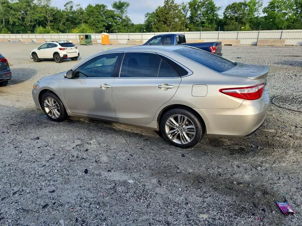 2015 TOYOTA CAMRY SE  