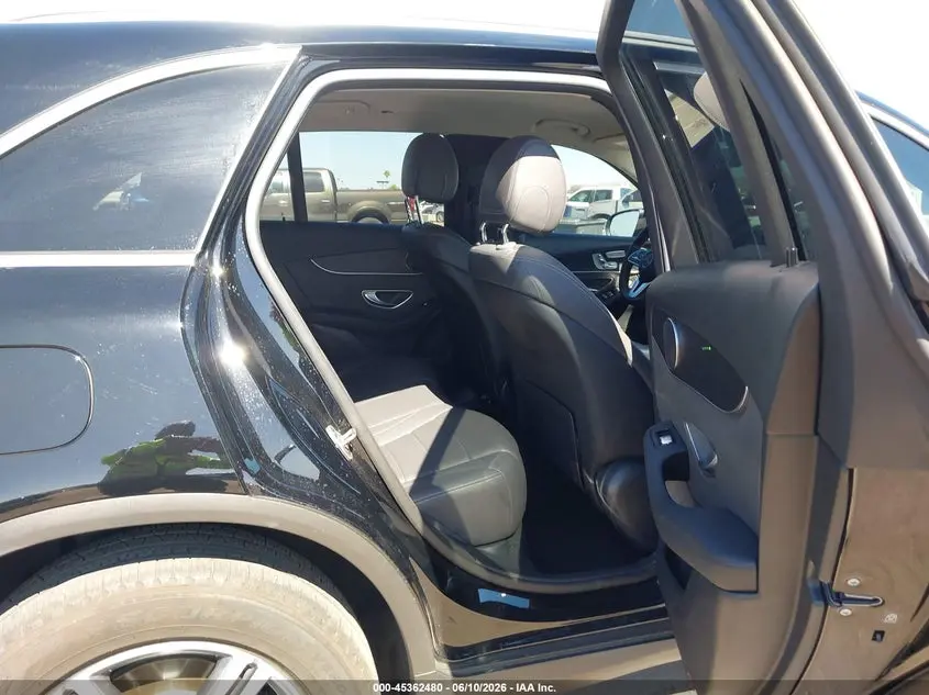 2022 MERCEDES-BENZ GLC 300 SUV