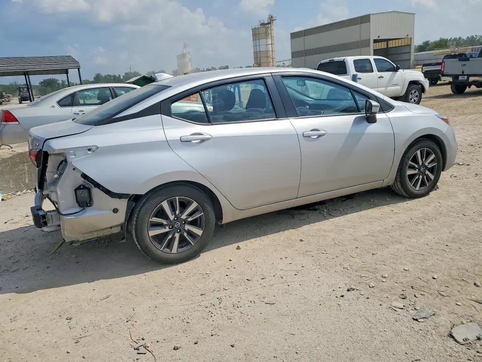 2021 NISSAN VERSA SV  
