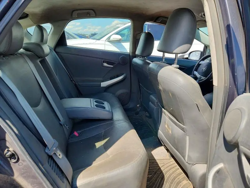 2010 TOYOTA PRIUS V  