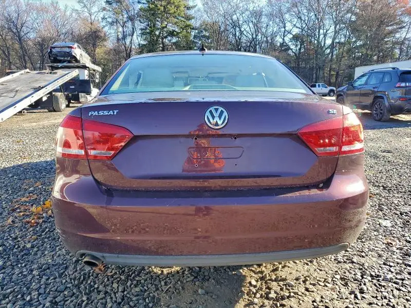 2013 VOLKSWAGEN PASSAT SE  