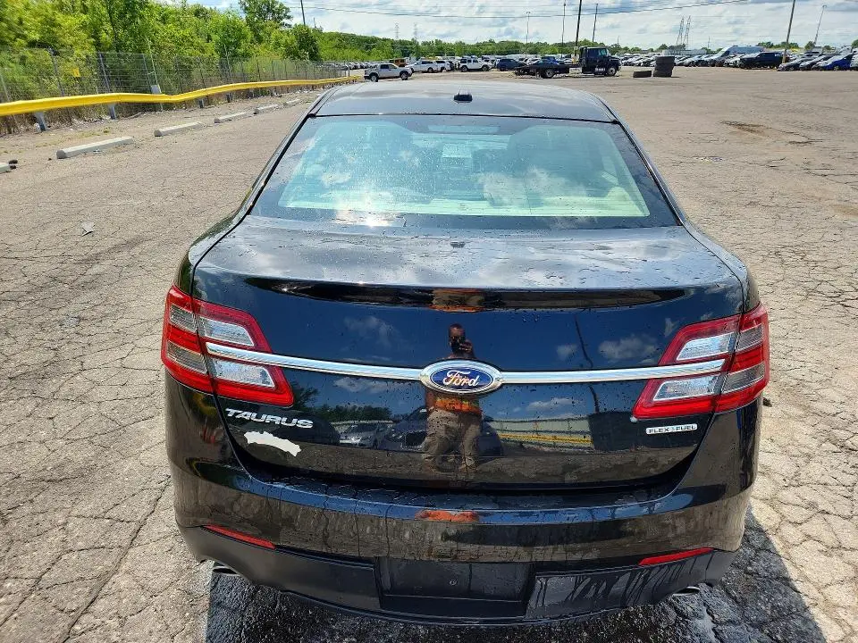 2016 FORD TAURUS SE  