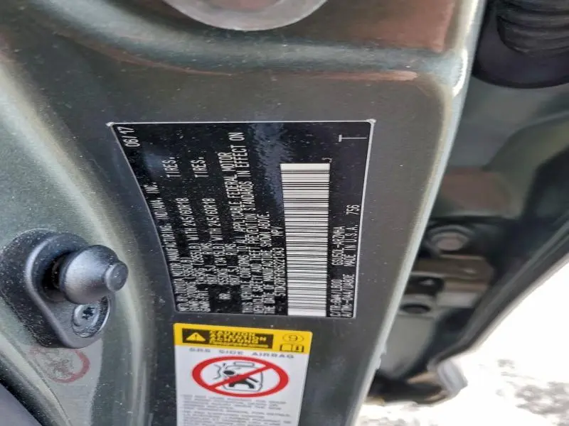 2017 TOYOTA HIGHLANDER SE  