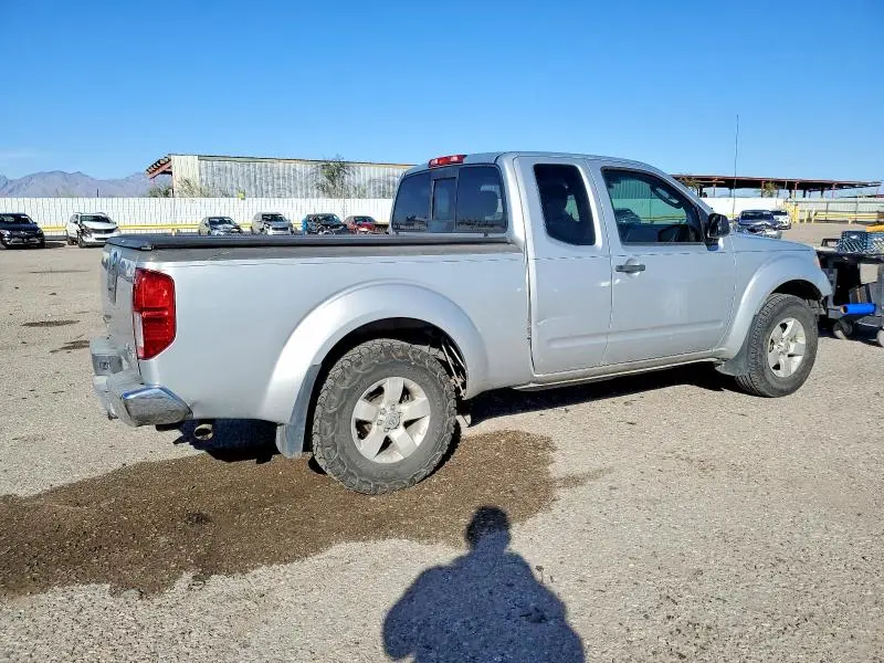2011 NISSAN FRONTIER SV  