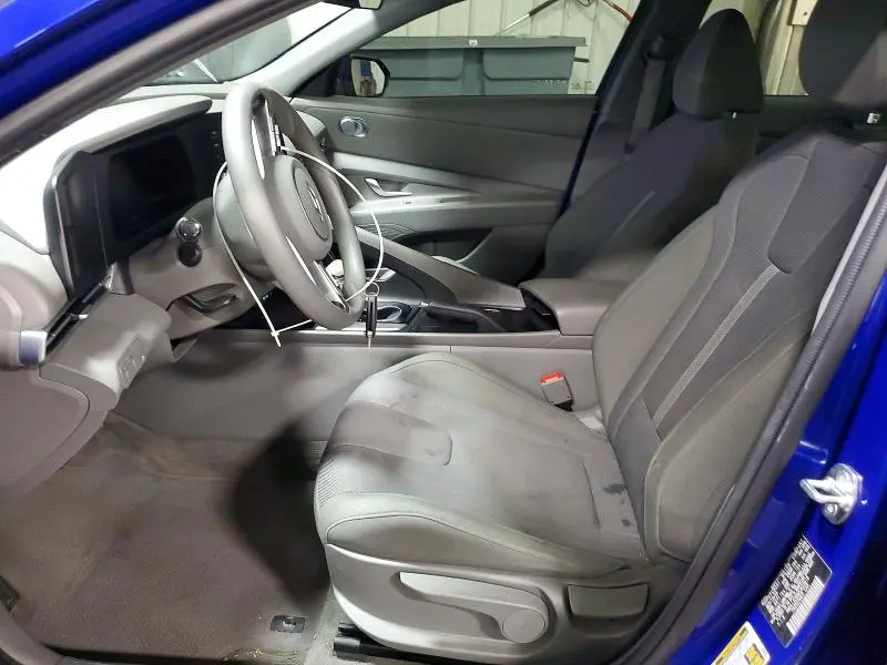 2024 HYUNDAI ELANTRA SE  