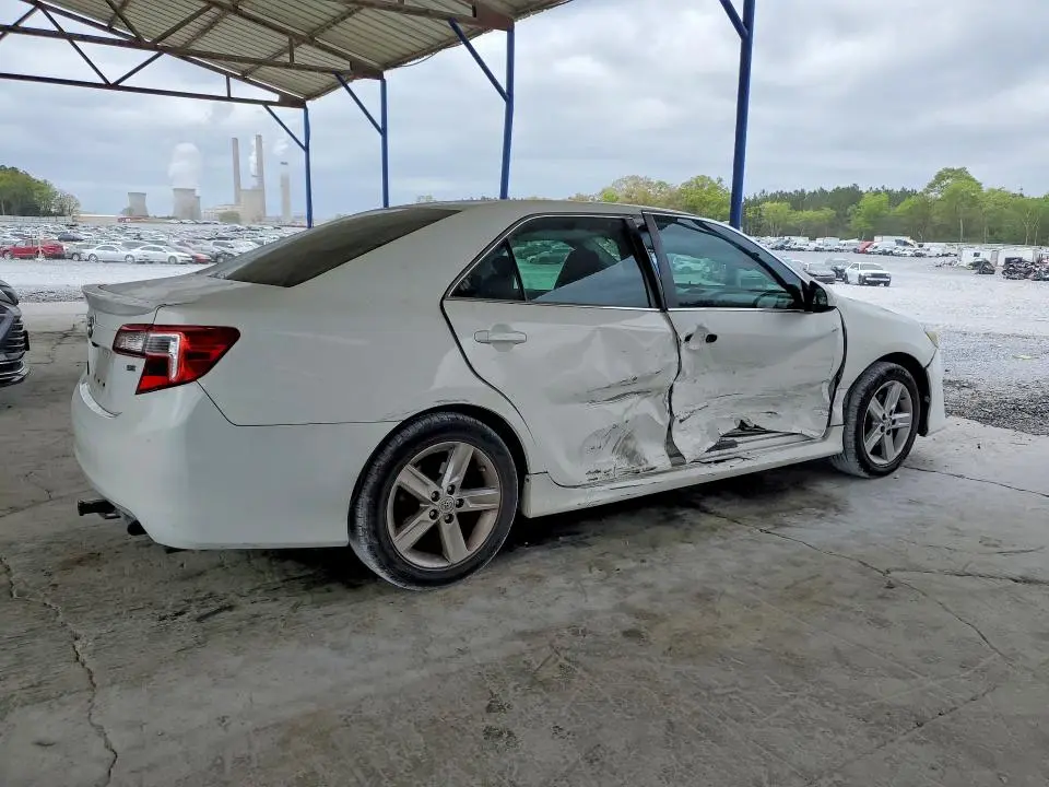2012 TOYOTA CAMRY SE  