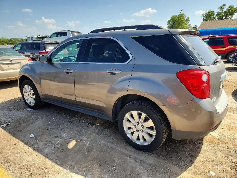 2010 CHEVROLET EQUINOX LT  
