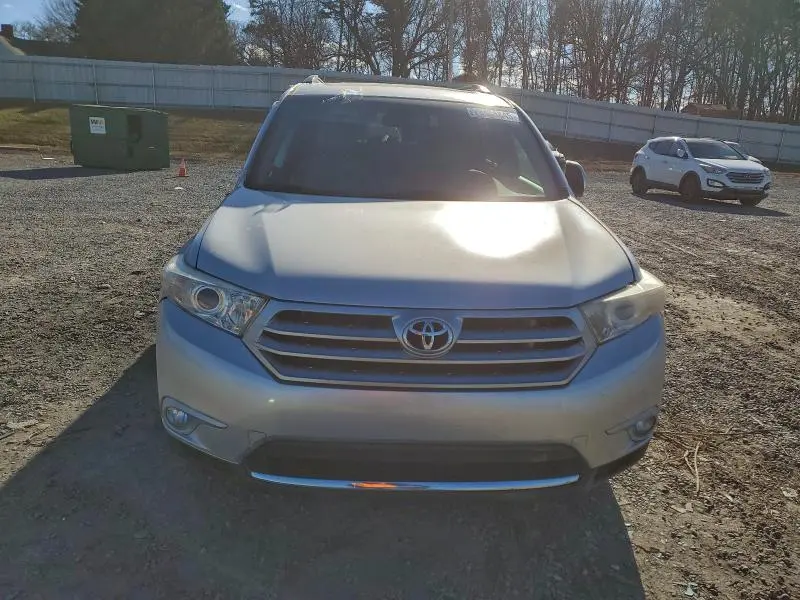 2013 TOYOTA HIGHLANDER LIMITED  