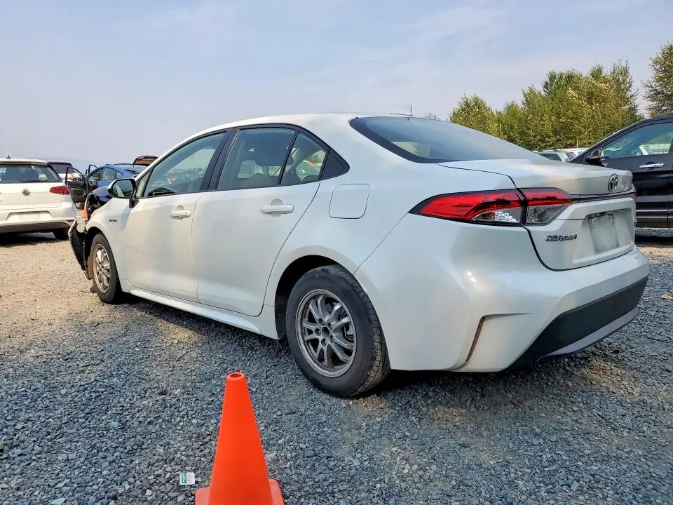 2021 TOYOTA COROLLA LE  