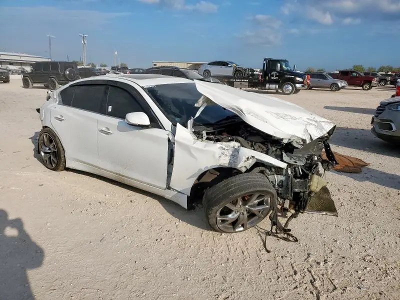 2018 INFINITI Q50 LUXE  
