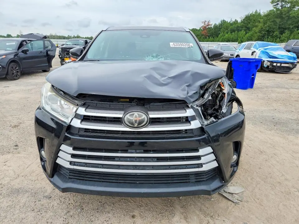 2019 TOYOTA HIGHLANDER XLE  