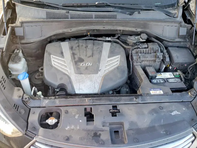 2017 HYUNDAI SANTA FE SE  