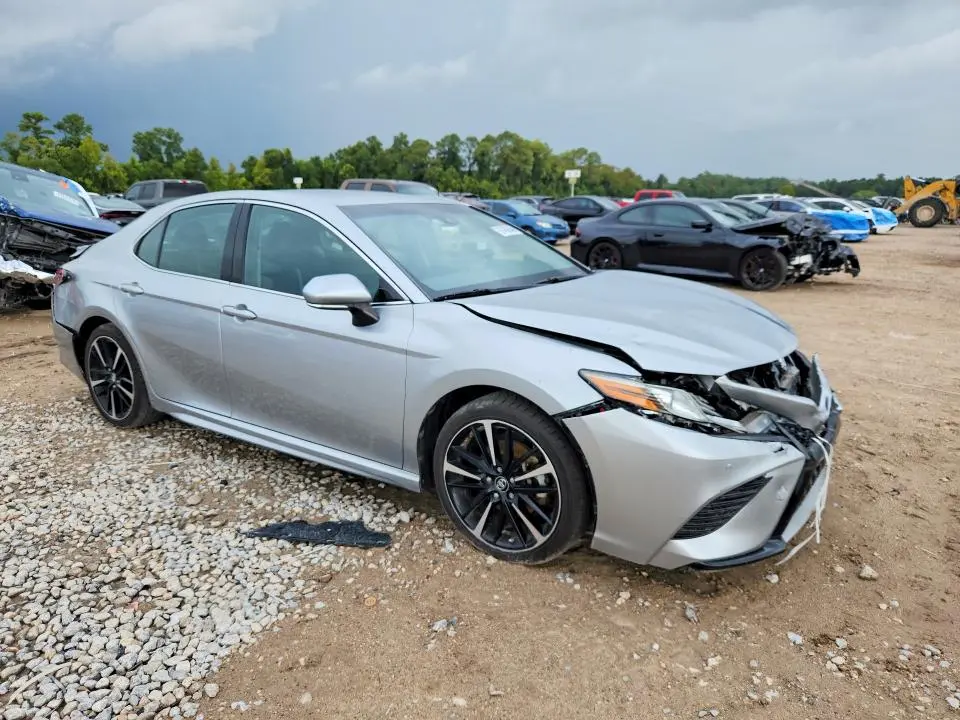 2018 TOYOTA CAMRY XSE  